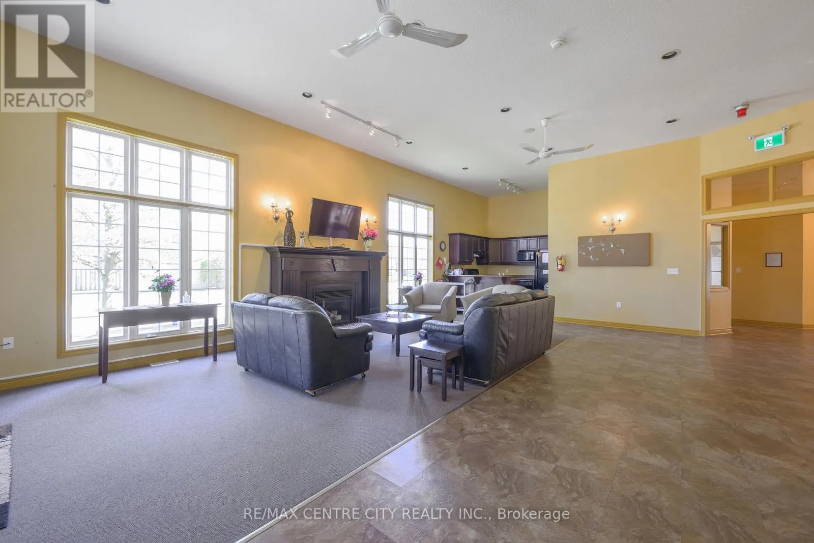 243 - 2025 MEADOWGATE BOULEVARD, #243