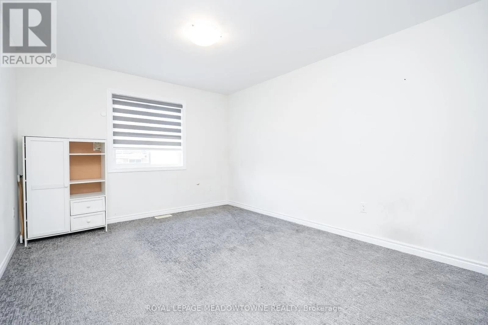 16 BETHUNE AVENUE