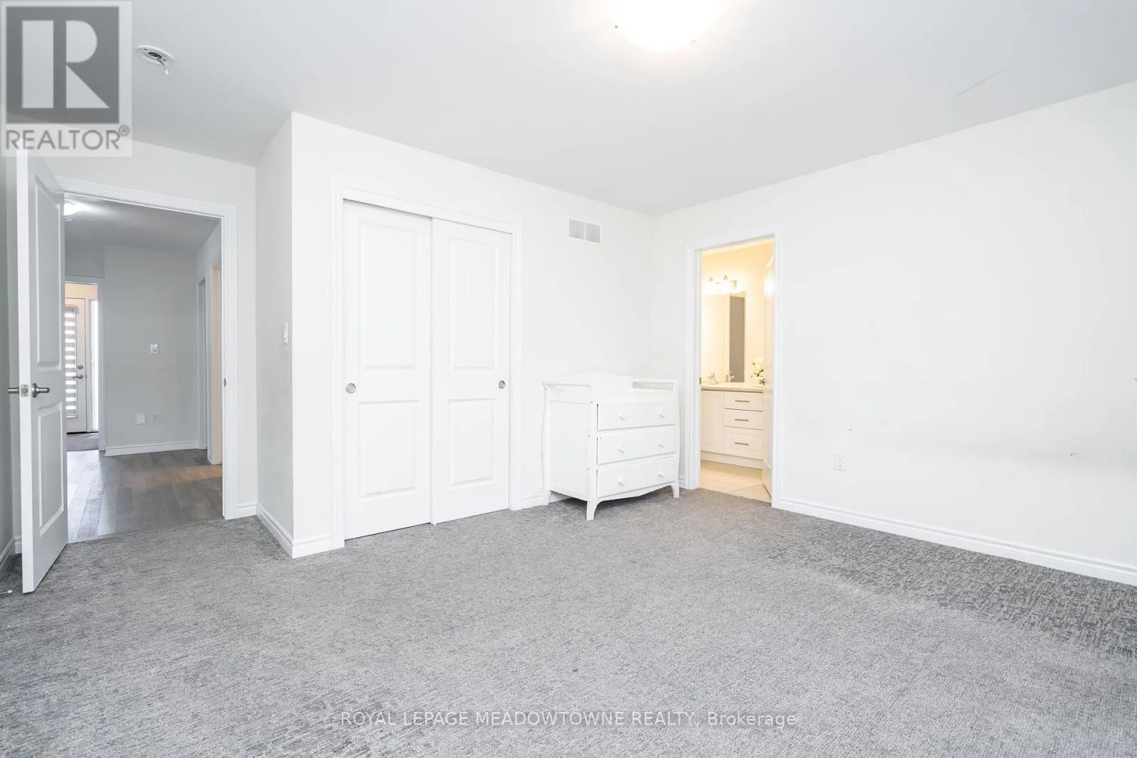16 BETHUNE AVENUE