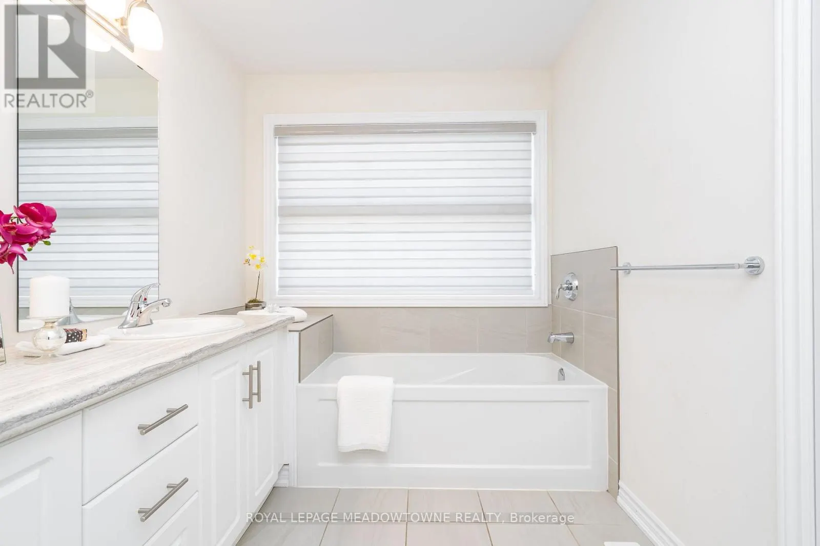 16 BETHUNE AVENUE