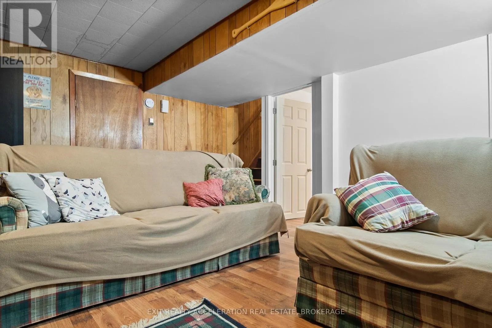 17 SUNSET CRESCENT