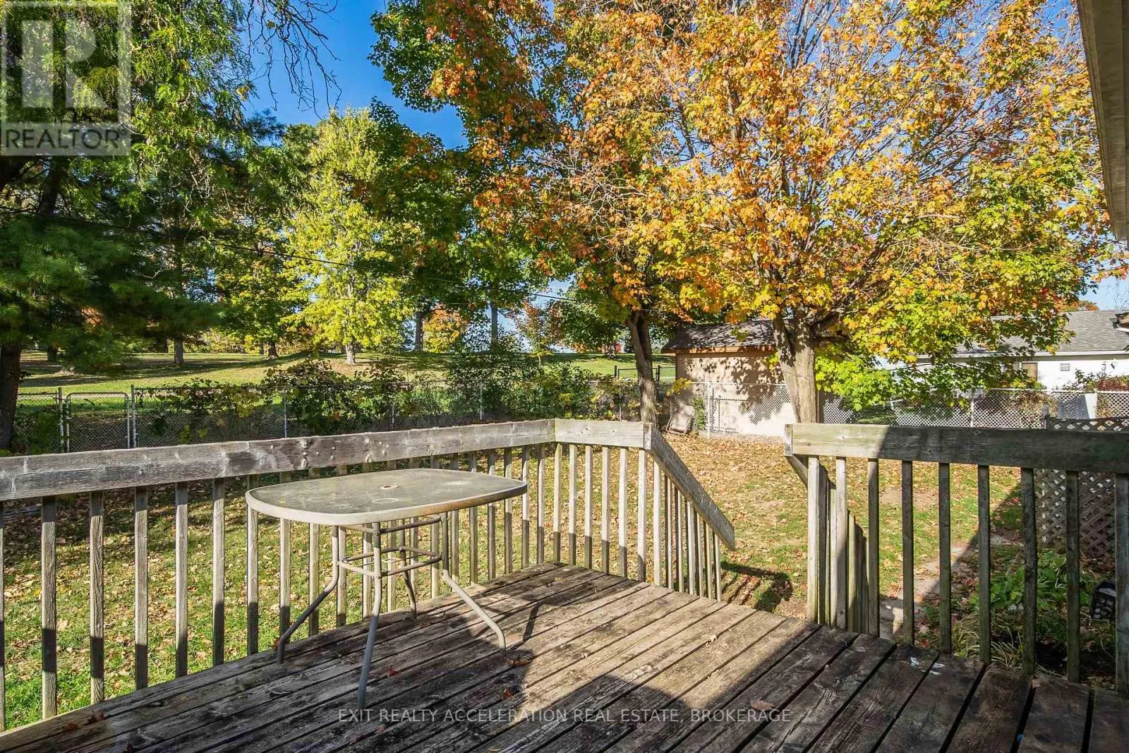 17 SUNSET CRESCENT