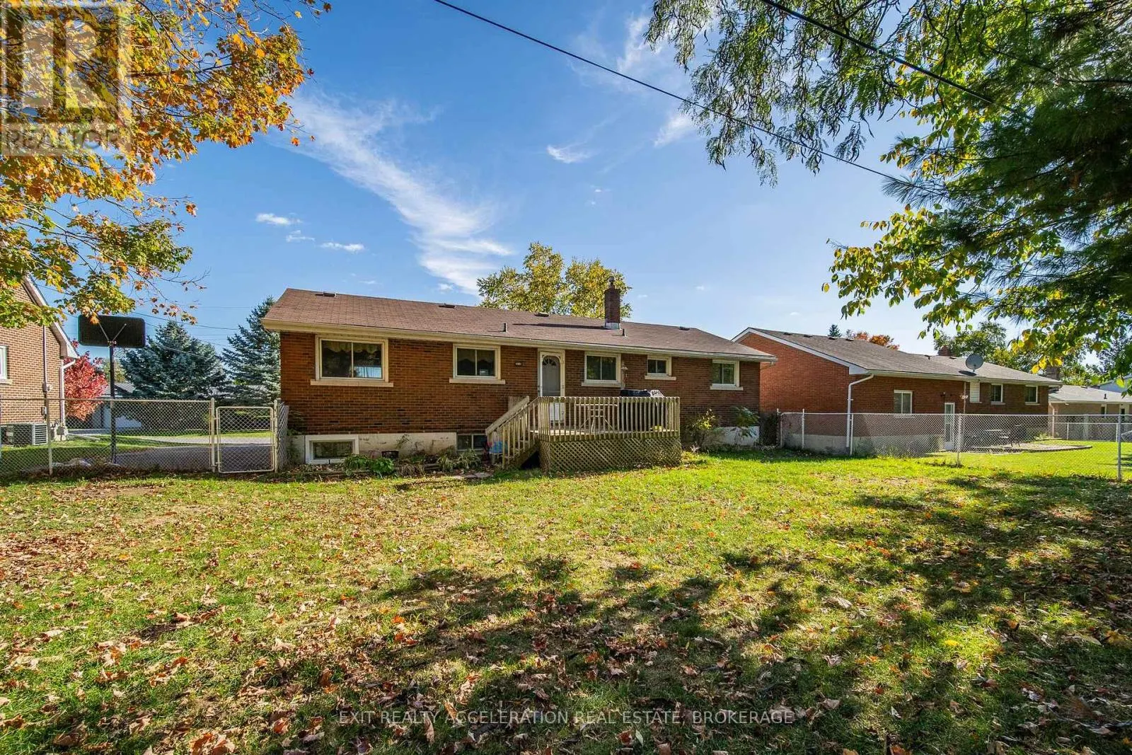 17 SUNSET CRESCENT