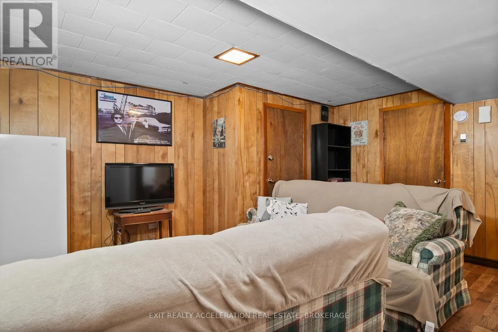 17 SUNSET CRESCENT