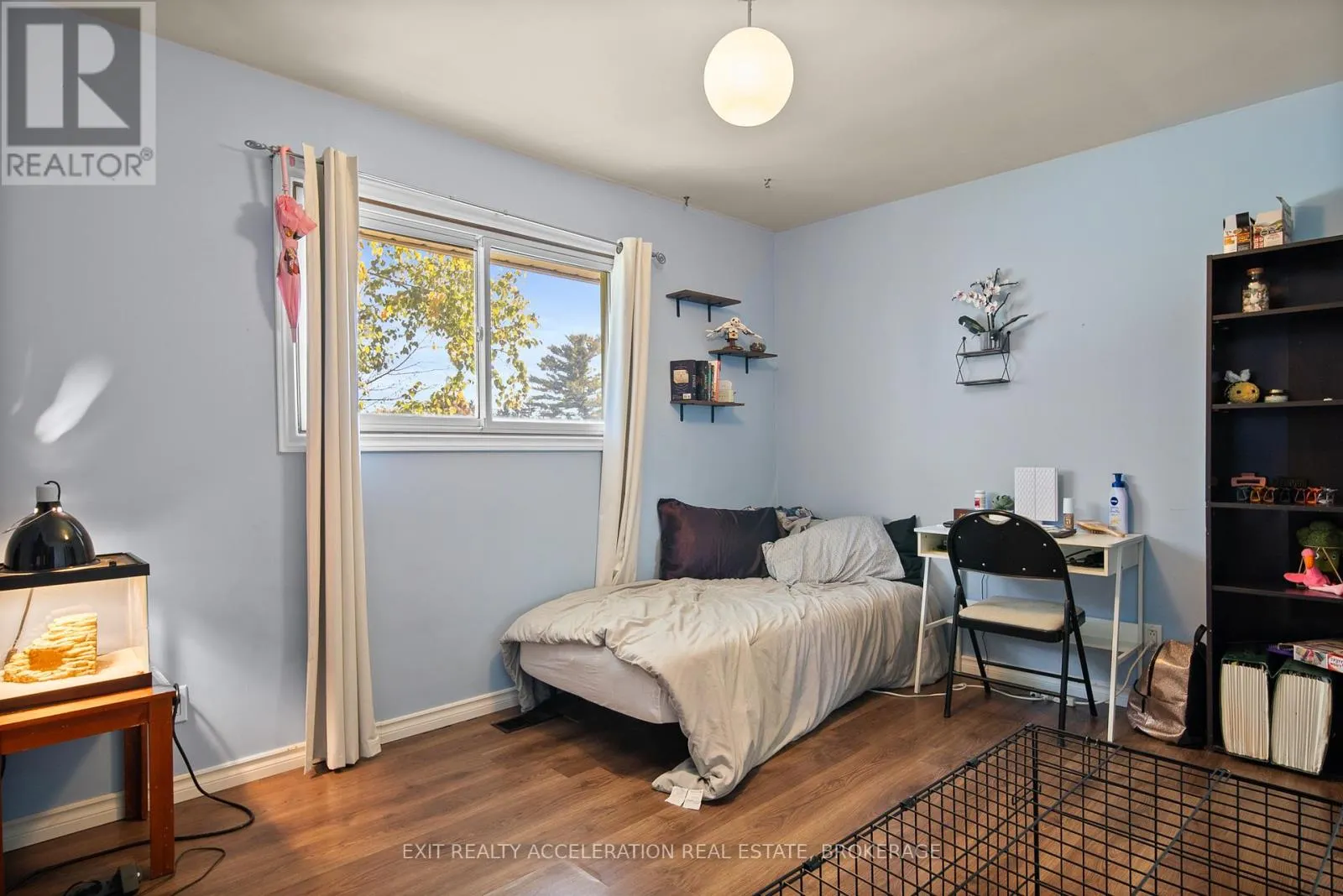 17 SUNSET CRESCENT