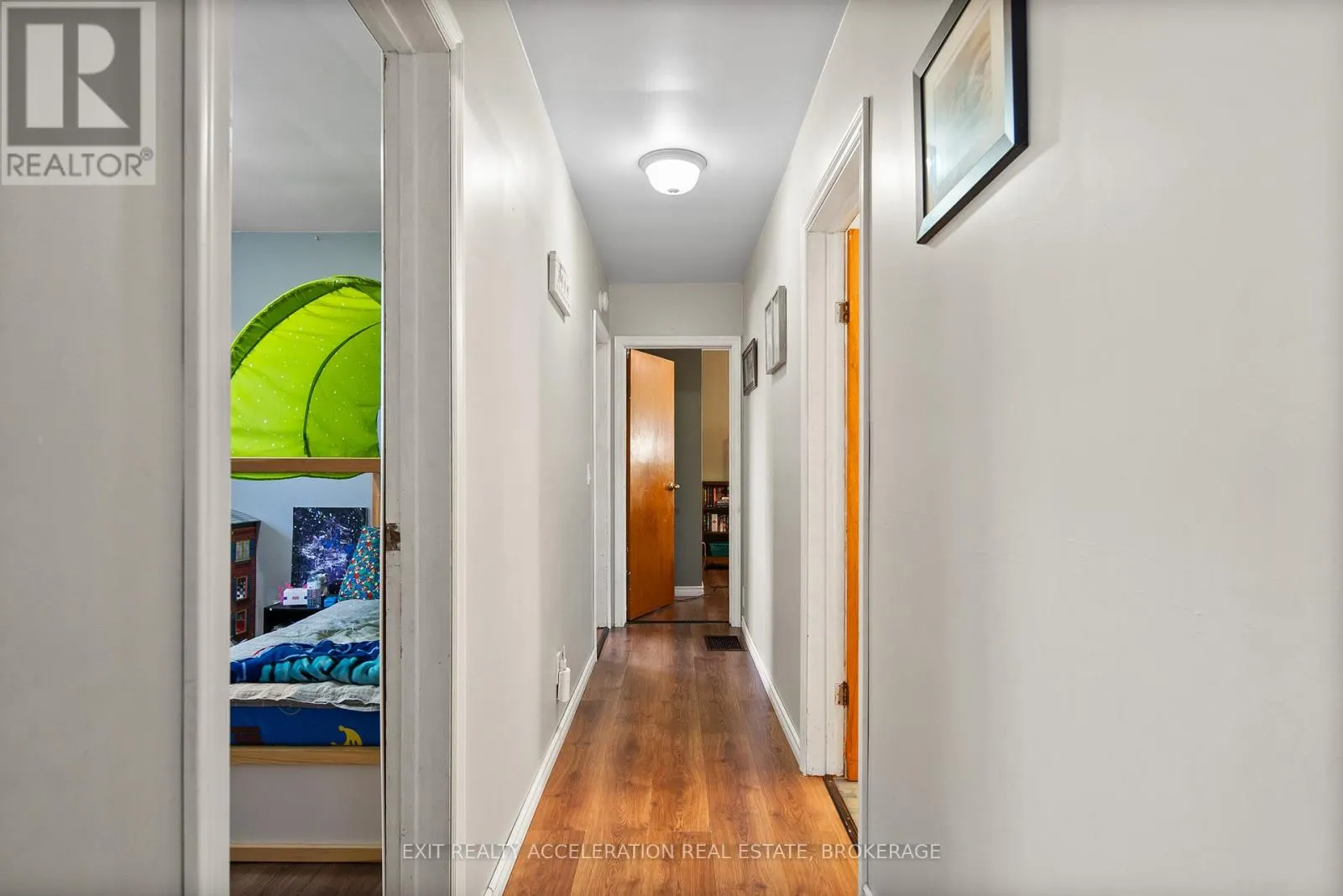 17 SUNSET CRESCENT