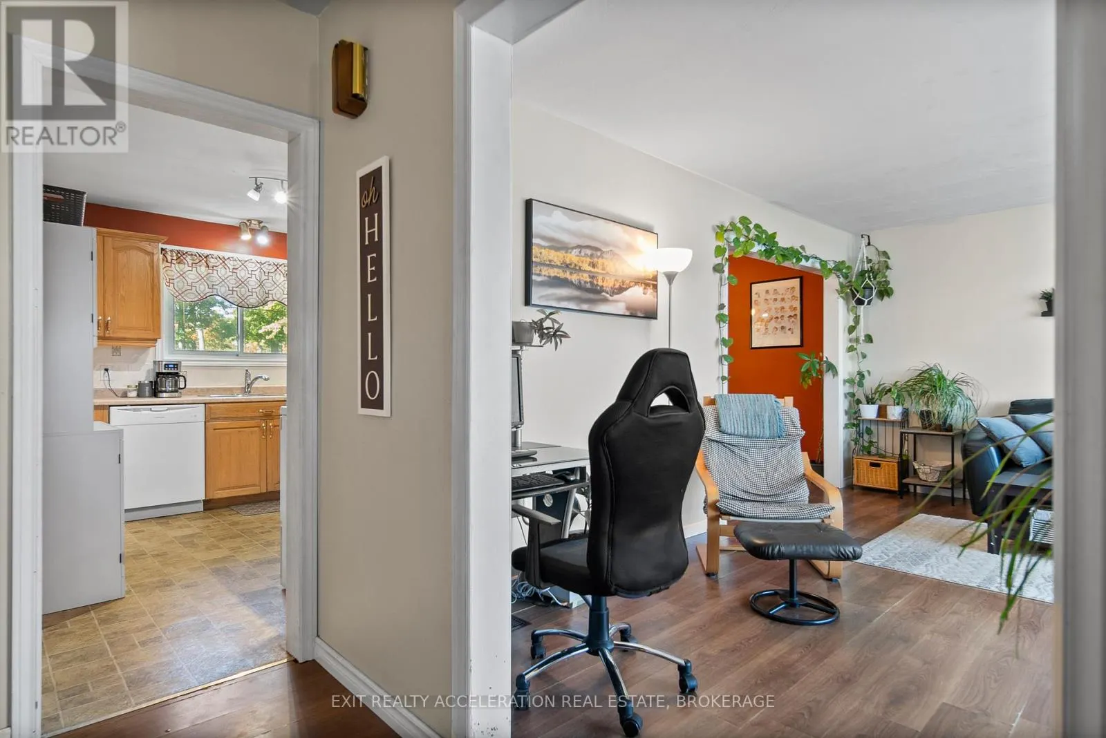 17 SUNSET CRESCENT