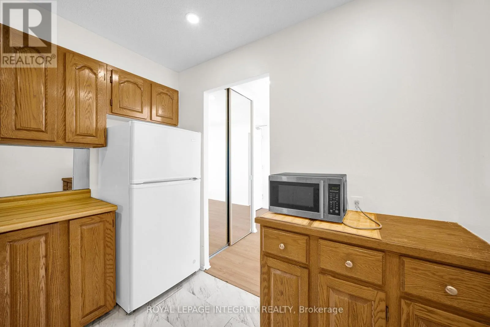 1010 - 20 CHESTERTON DRIVE