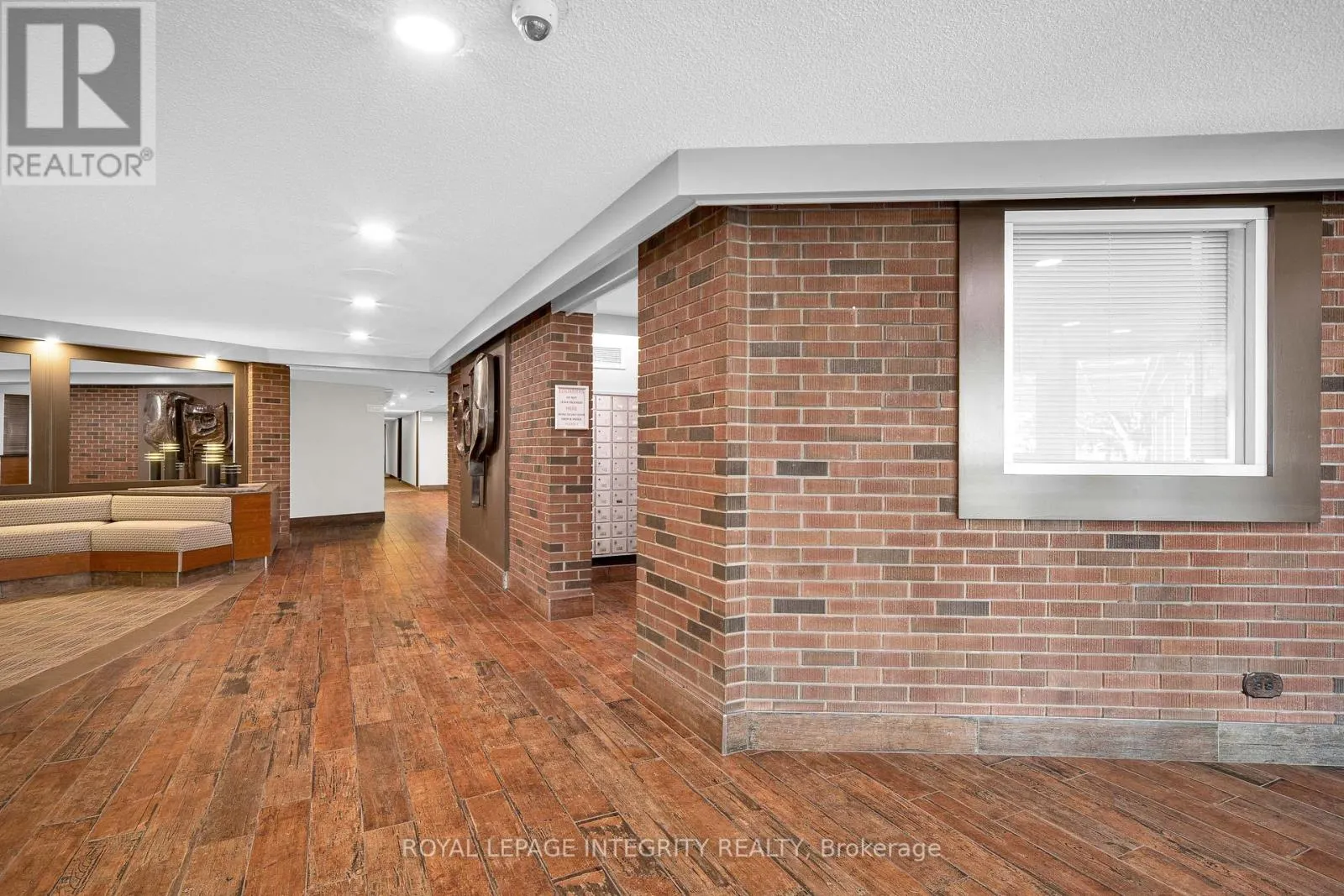 1010 - 20 CHESTERTON DRIVE