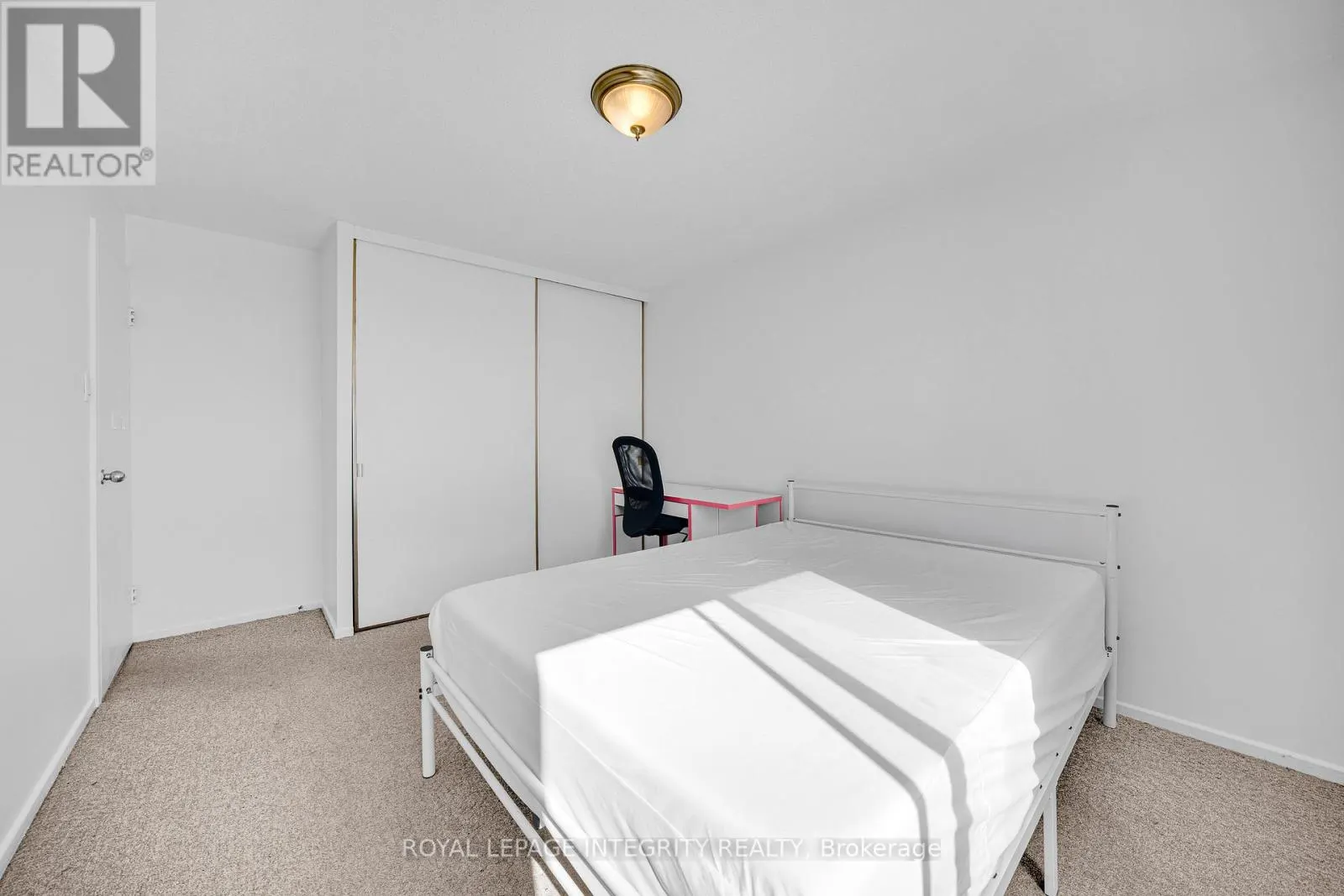 1010 - 20 CHESTERTON DRIVE