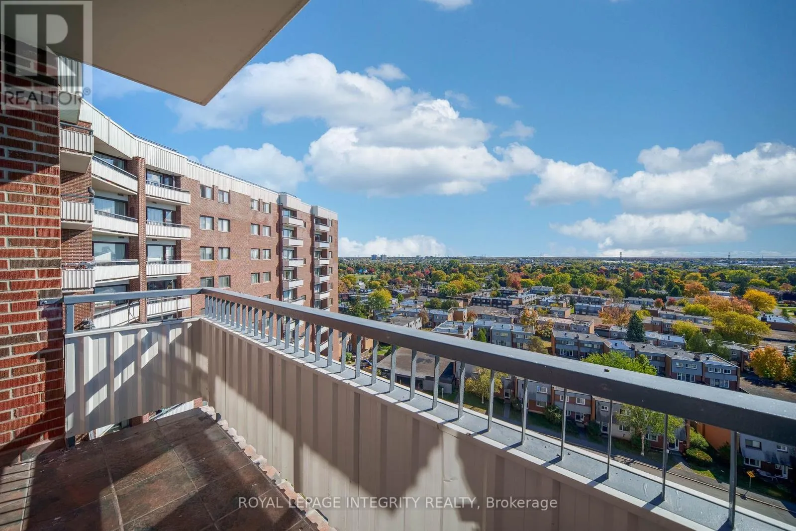 1010 - 20 CHESTERTON DRIVE