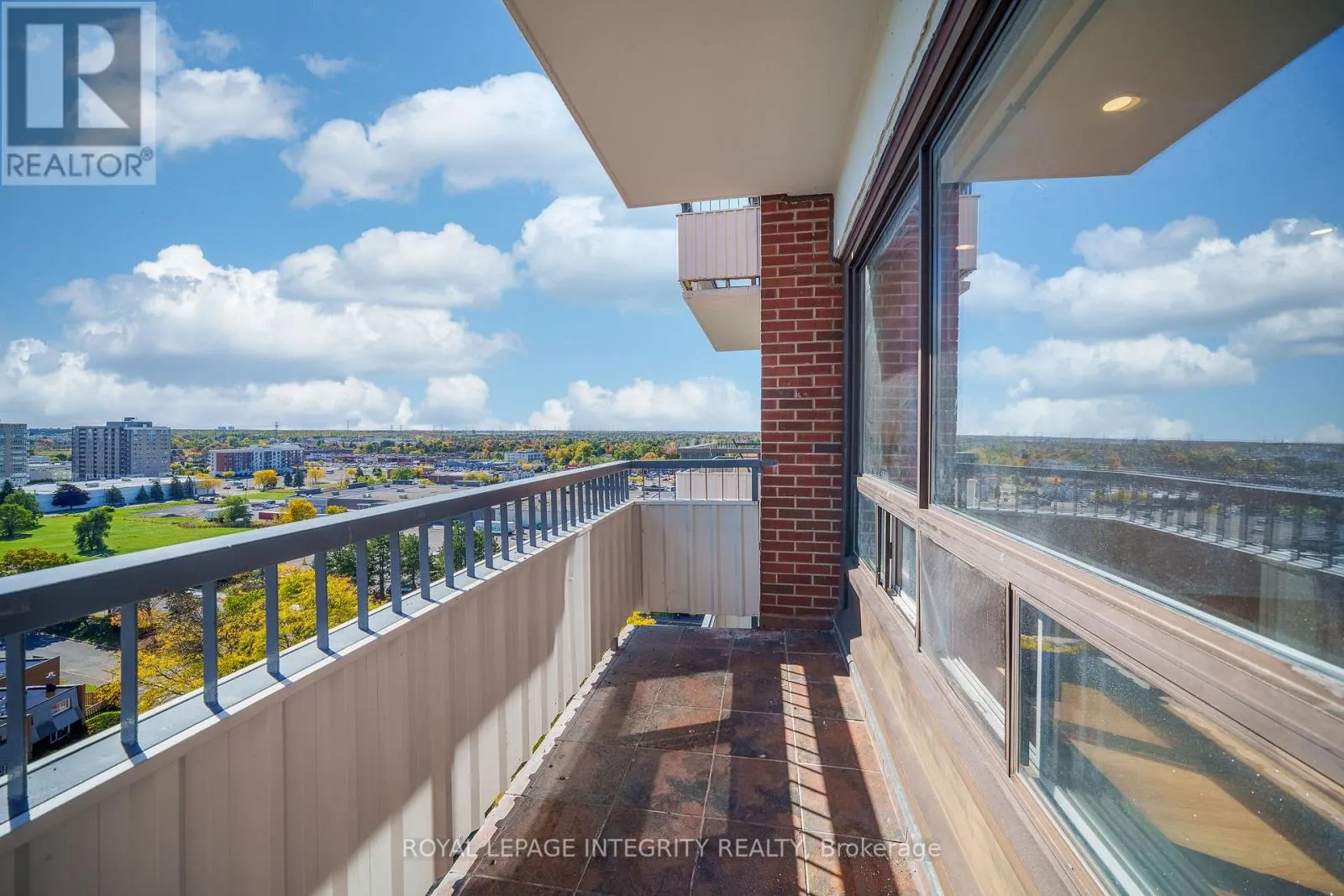 1010 - 20 CHESTERTON DRIVE