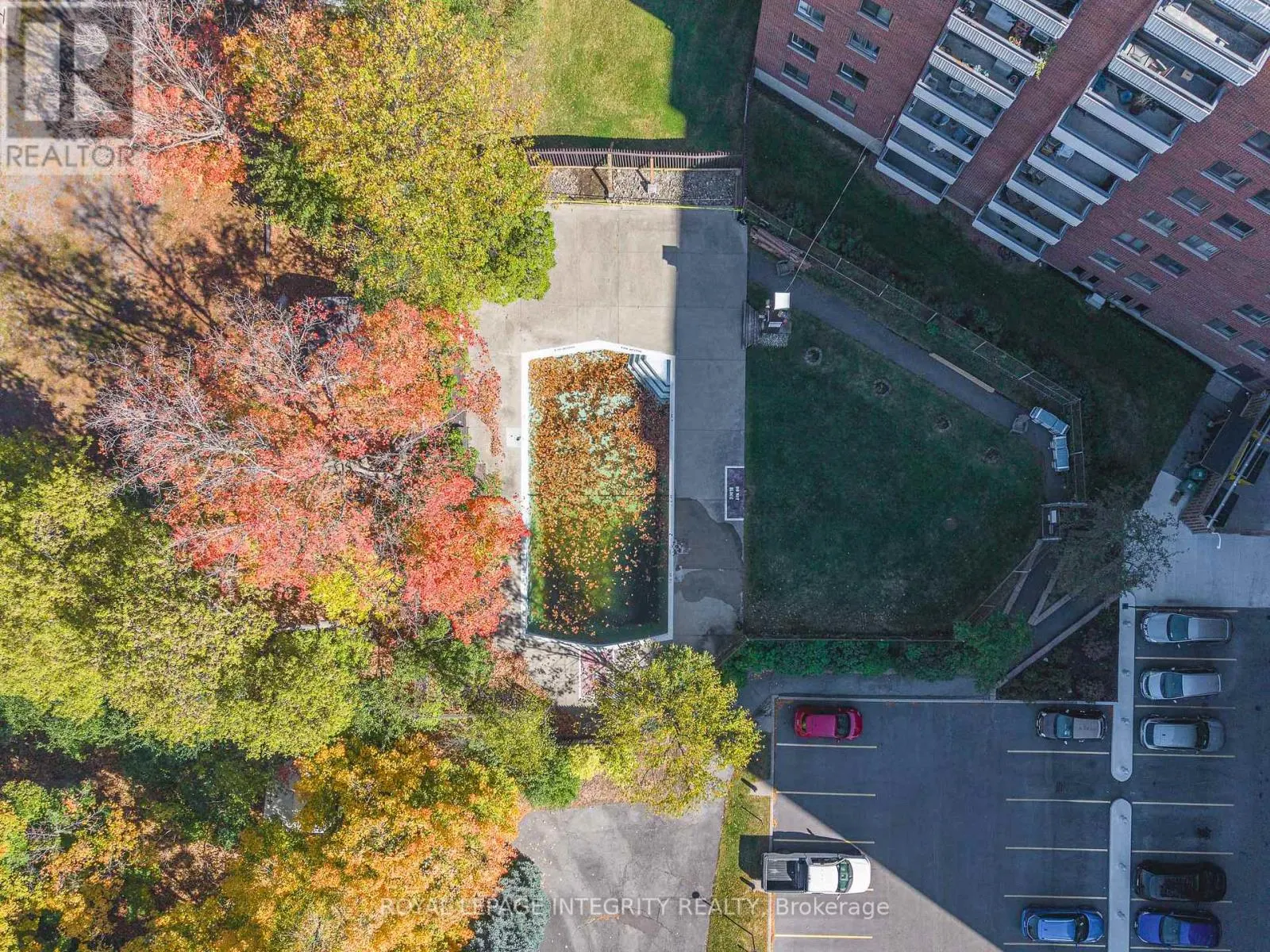 1010 - 20 CHESTERTON DRIVE
