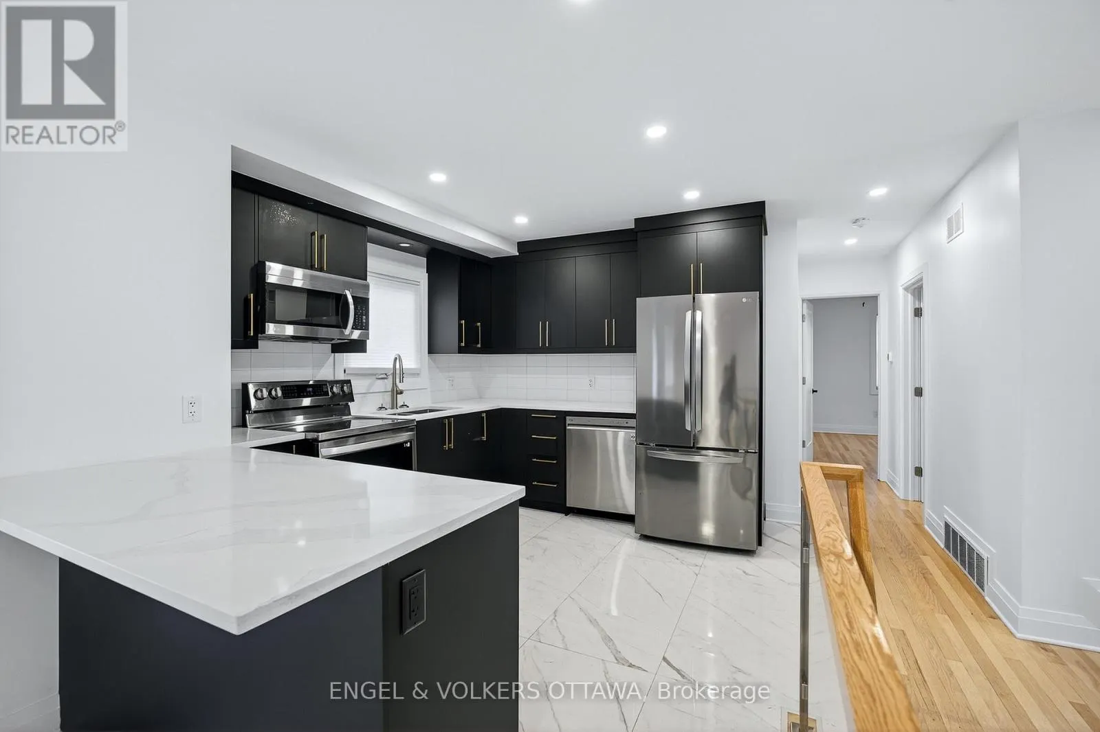 2204 UTAH STREET