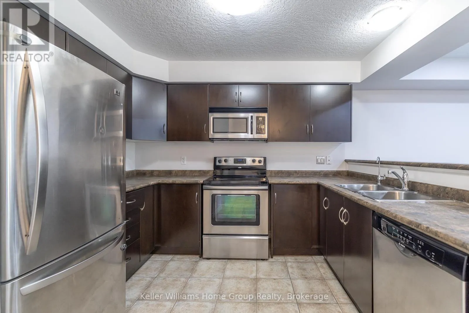35 AMSTERDAM CRES