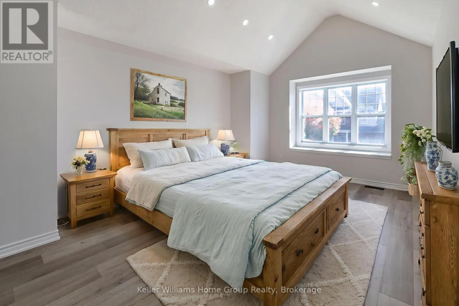 35 AMSTERDAM CRES