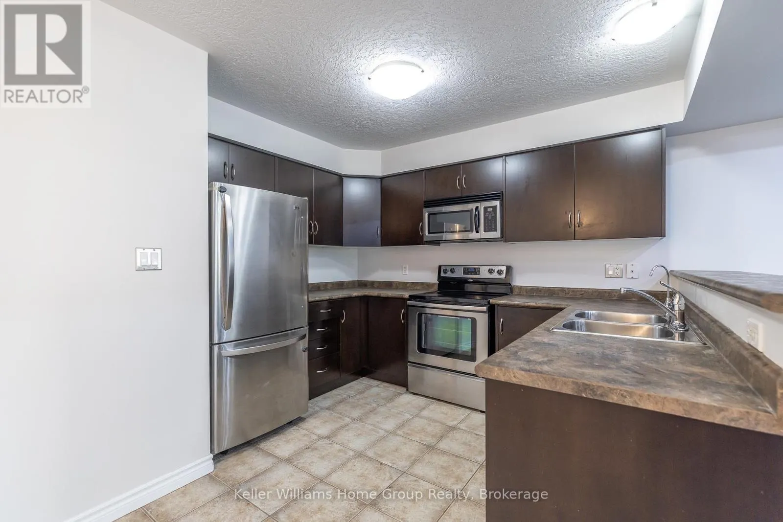 35 AMSTERDAM CRES