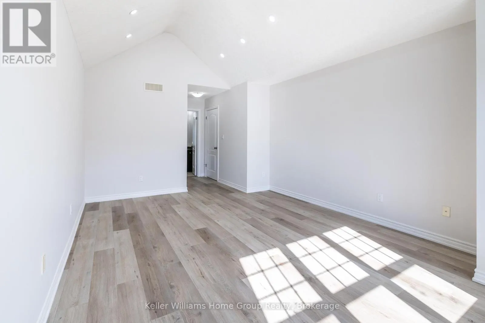 35 AMSTERDAM CRES