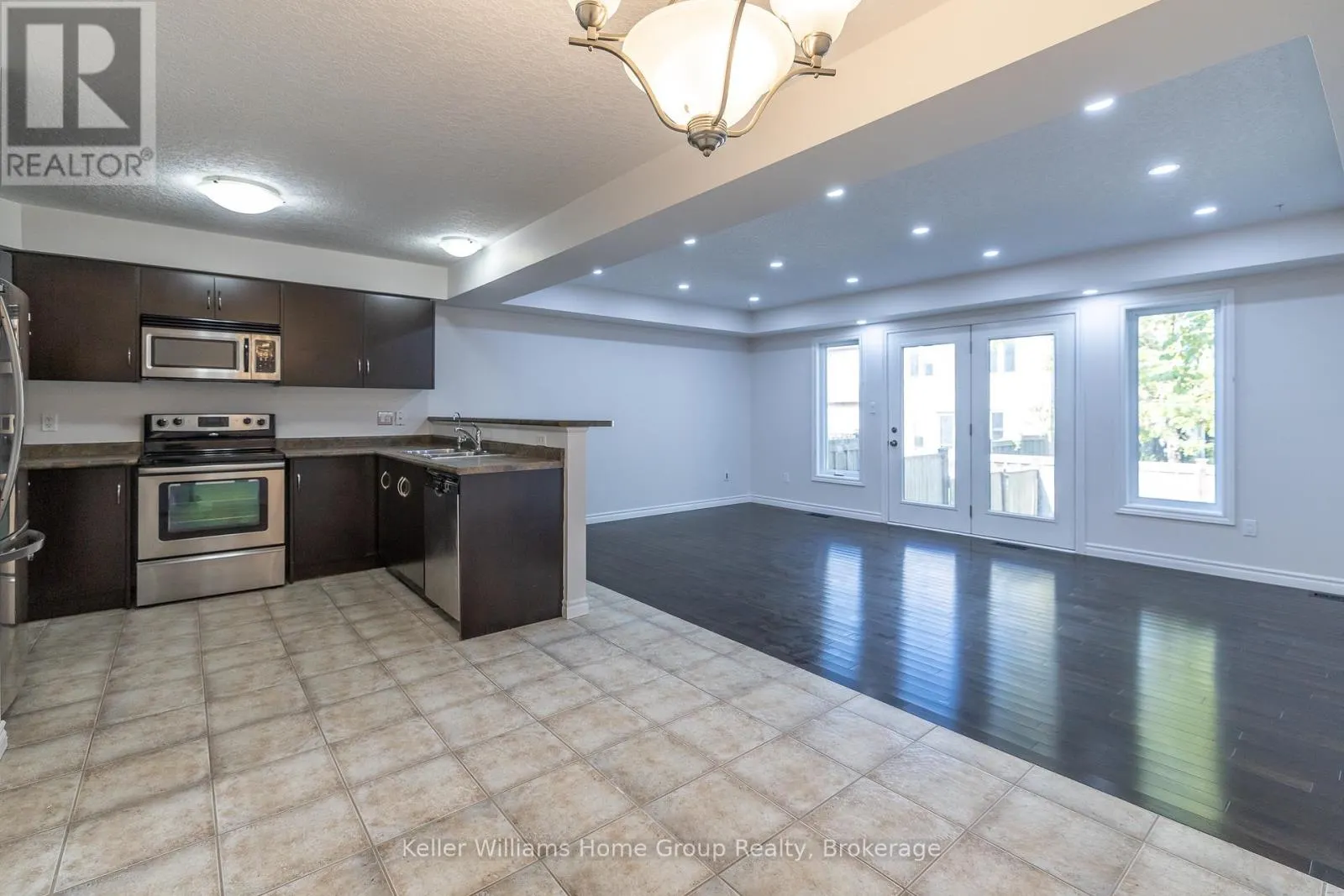 35 AMSTERDAM CRES