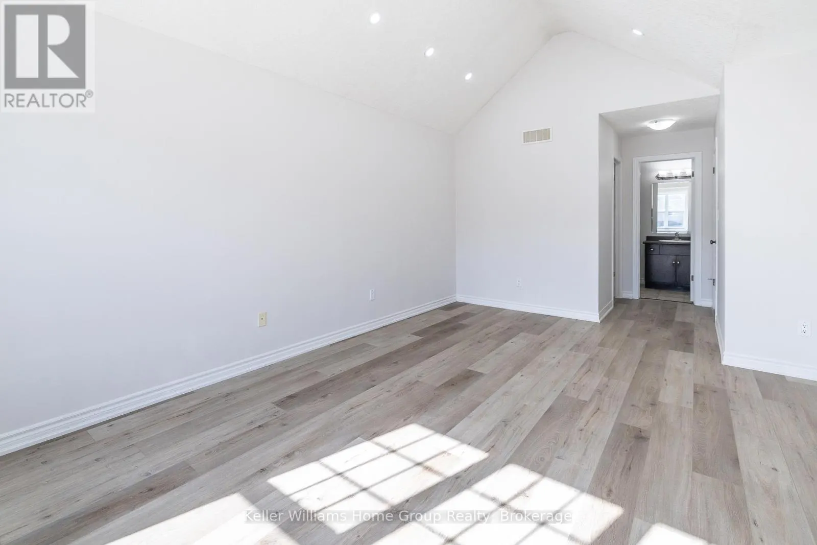 35 AMSTERDAM CRES