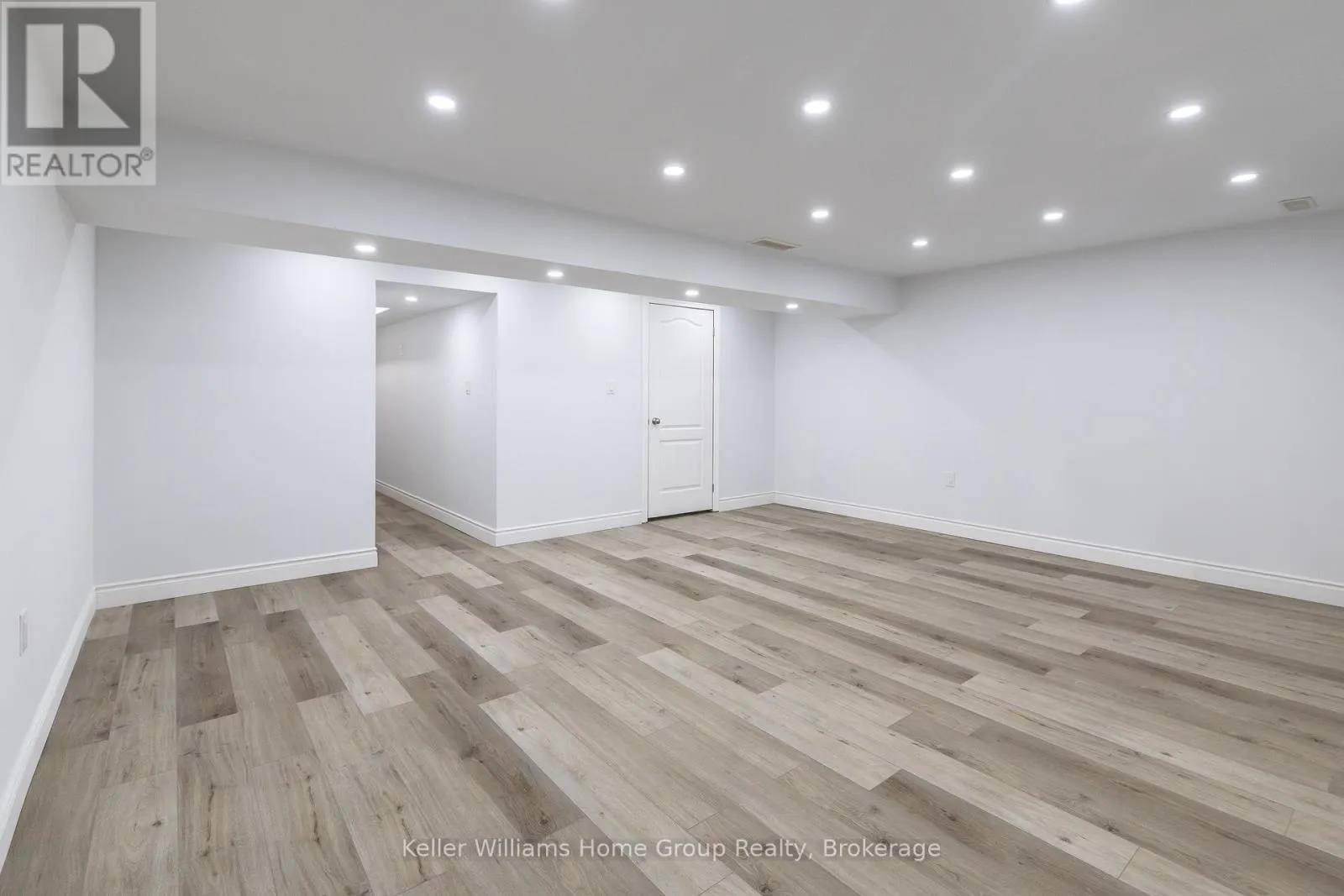 35 AMSTERDAM CRES