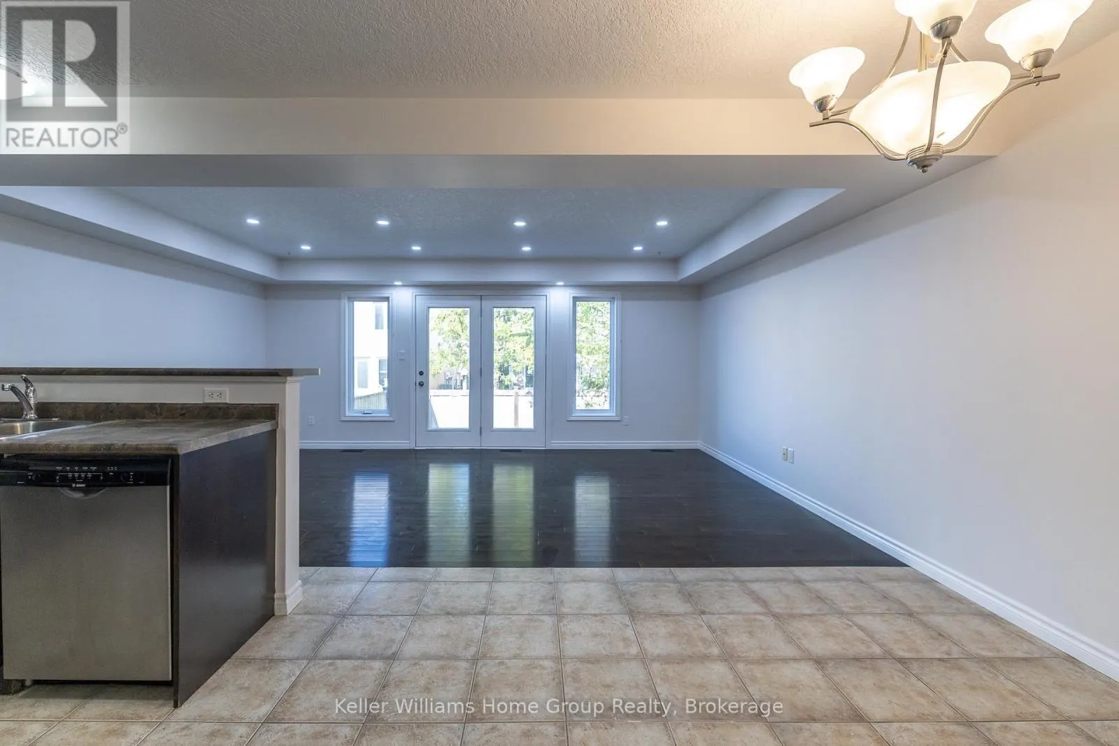 35 AMSTERDAM CRES