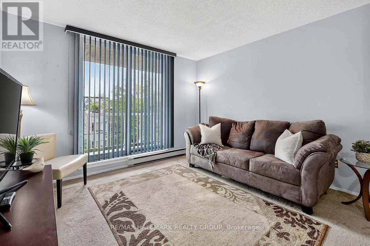 305 - 110 FORWARD AVENUE