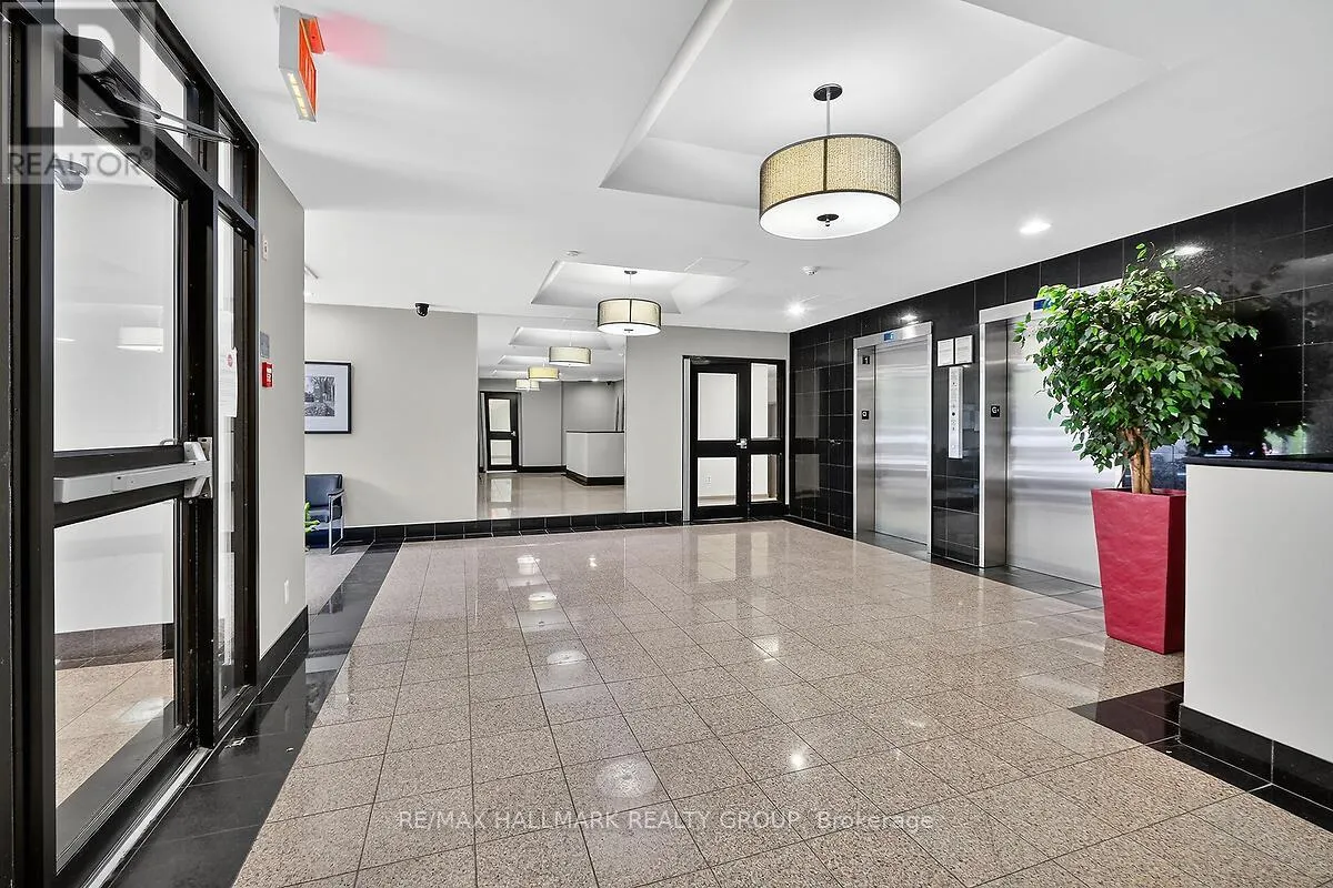 305 - 110 FORWARD AVENUE