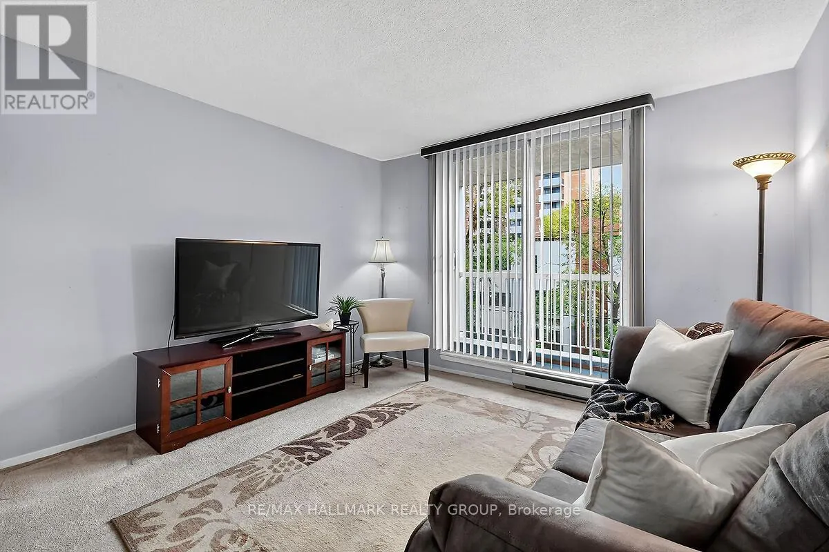 305 - 110 FORWARD AVENUE