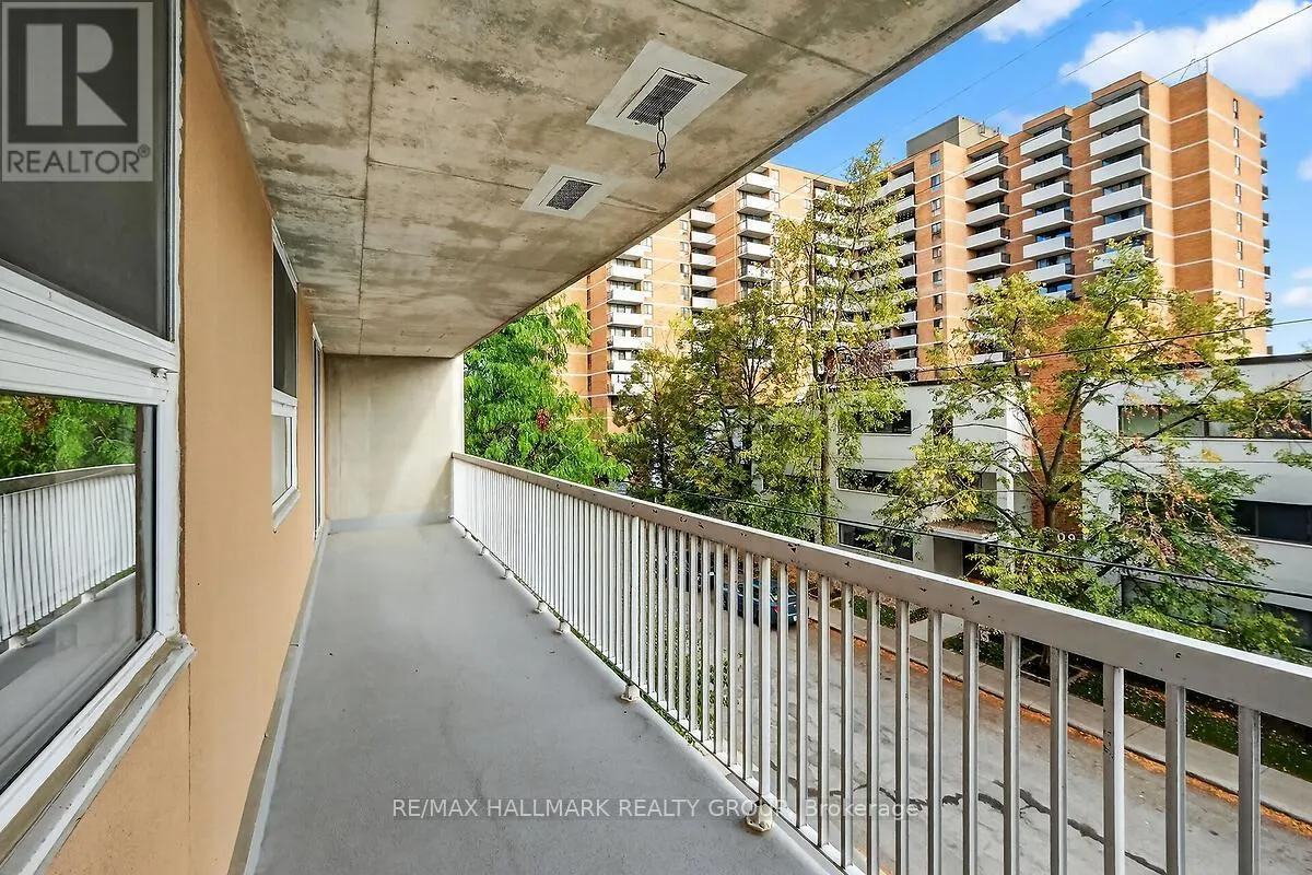 305 - 110 FORWARD AVENUE