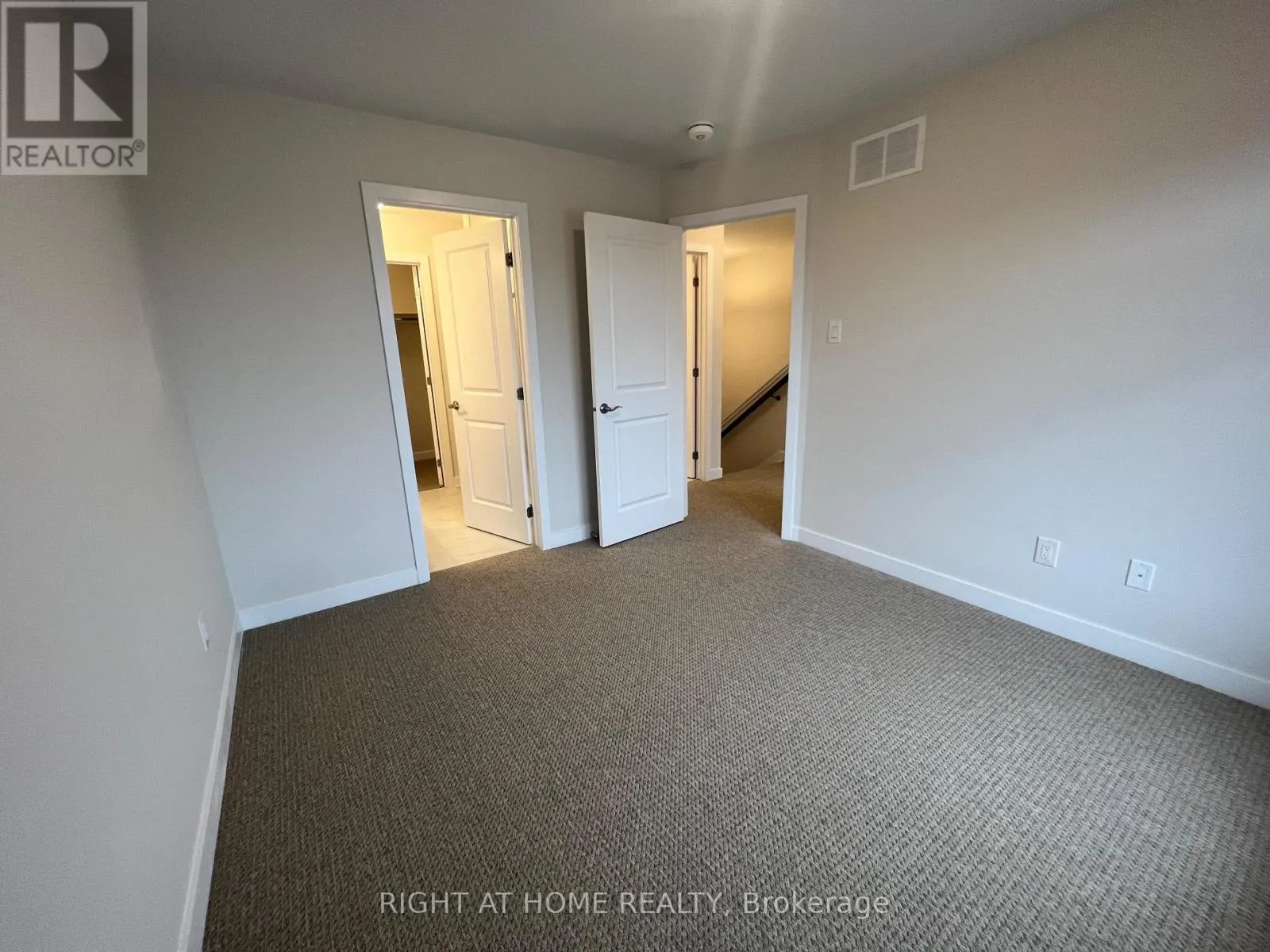 204 TUSSOCK PRIVATE