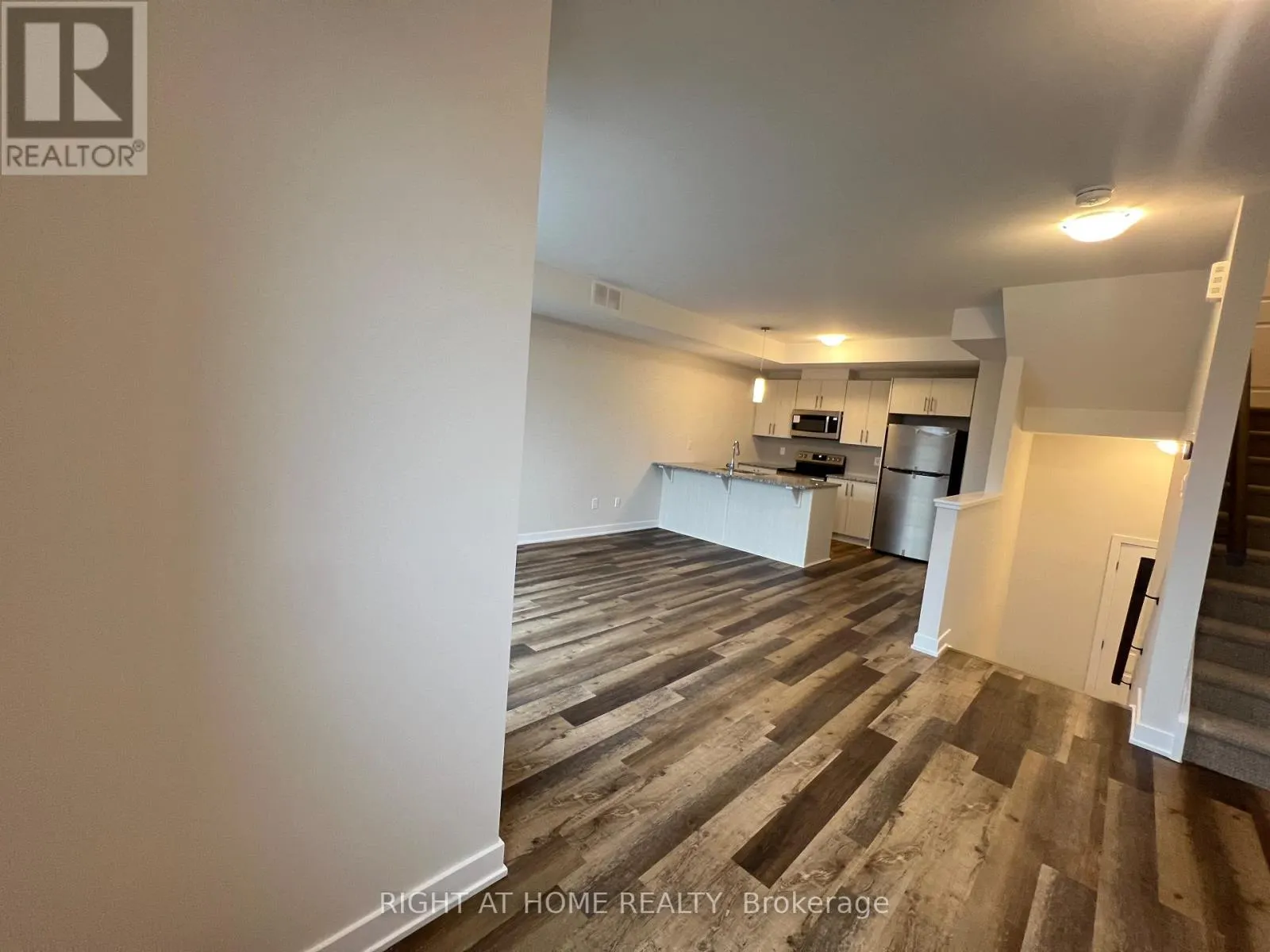 204 TUSSOCK PRIVATE