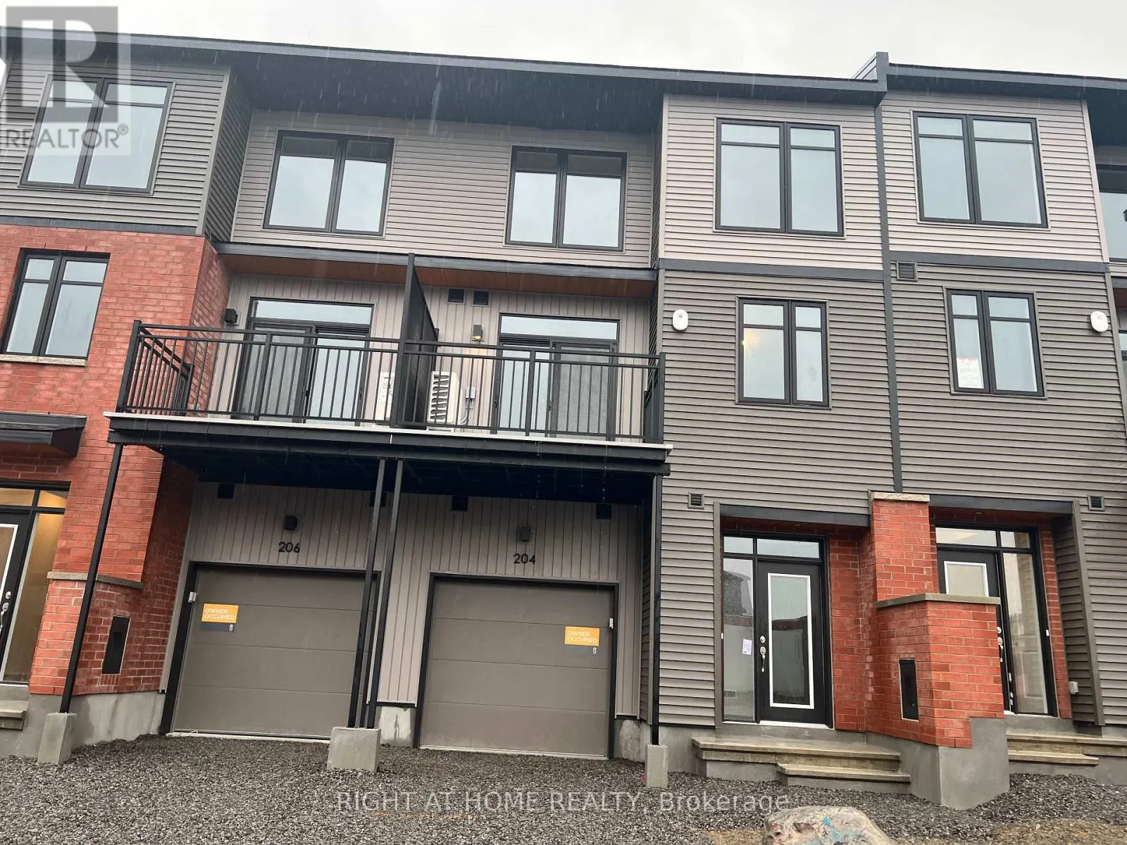 204 TUSSOCK PRIVATE