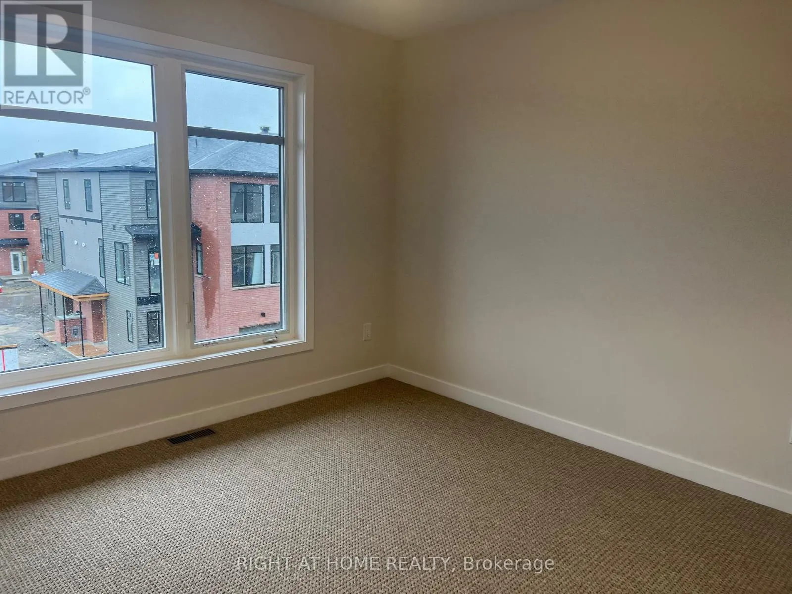 204 TUSSOCK PRIVATE