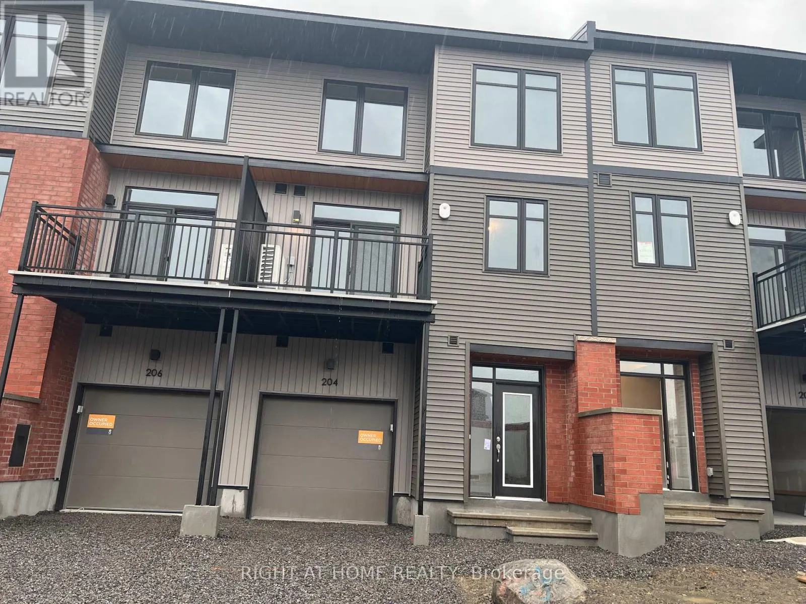 204 TUSSOCK PRIVATE