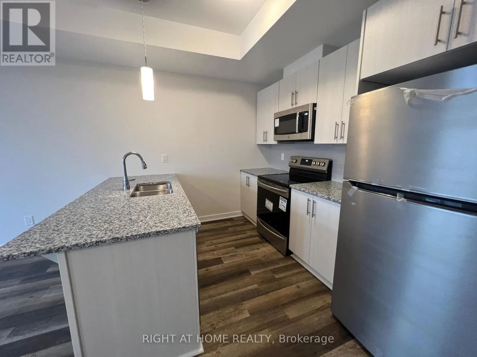 204 TUSSOCK PRIVATE