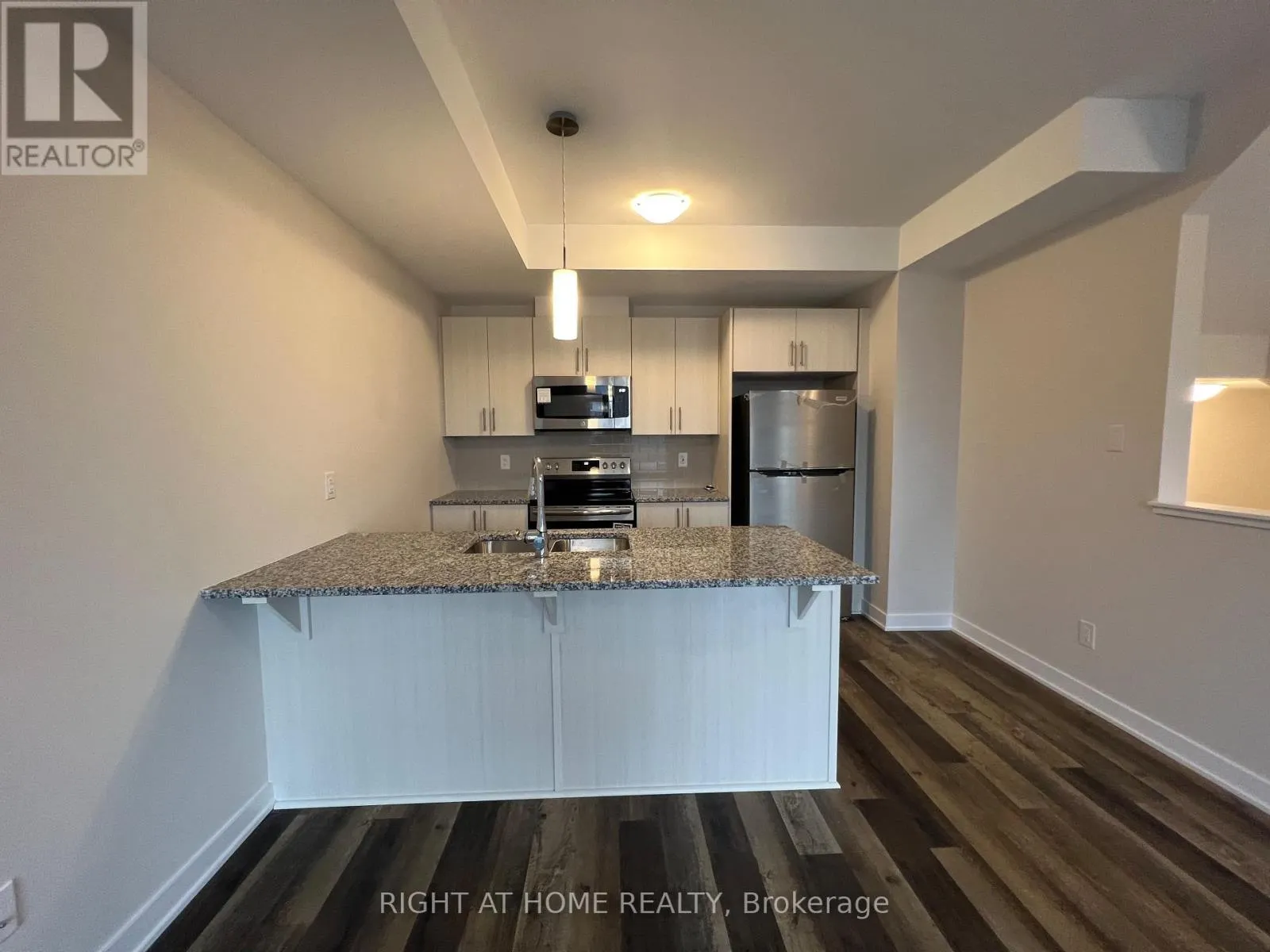 204 TUSSOCK PRIVATE