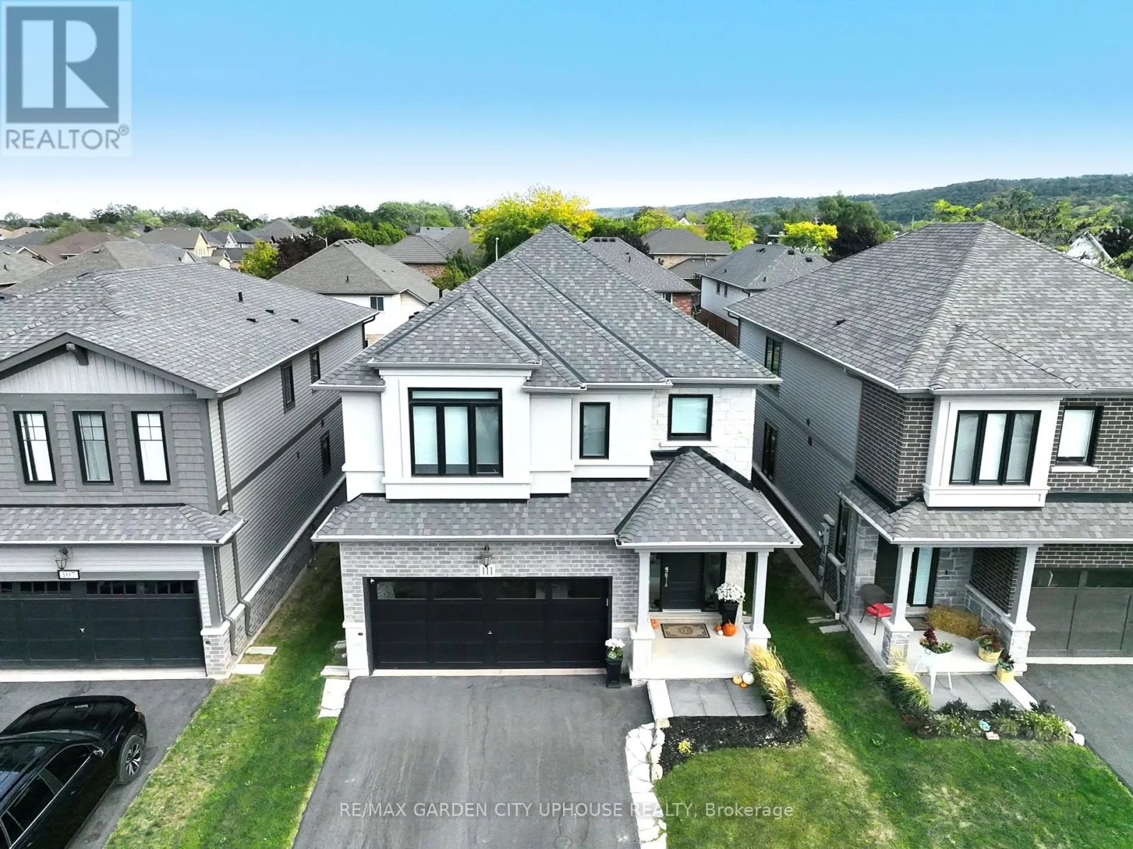 111 STARFIRE CRESCENT