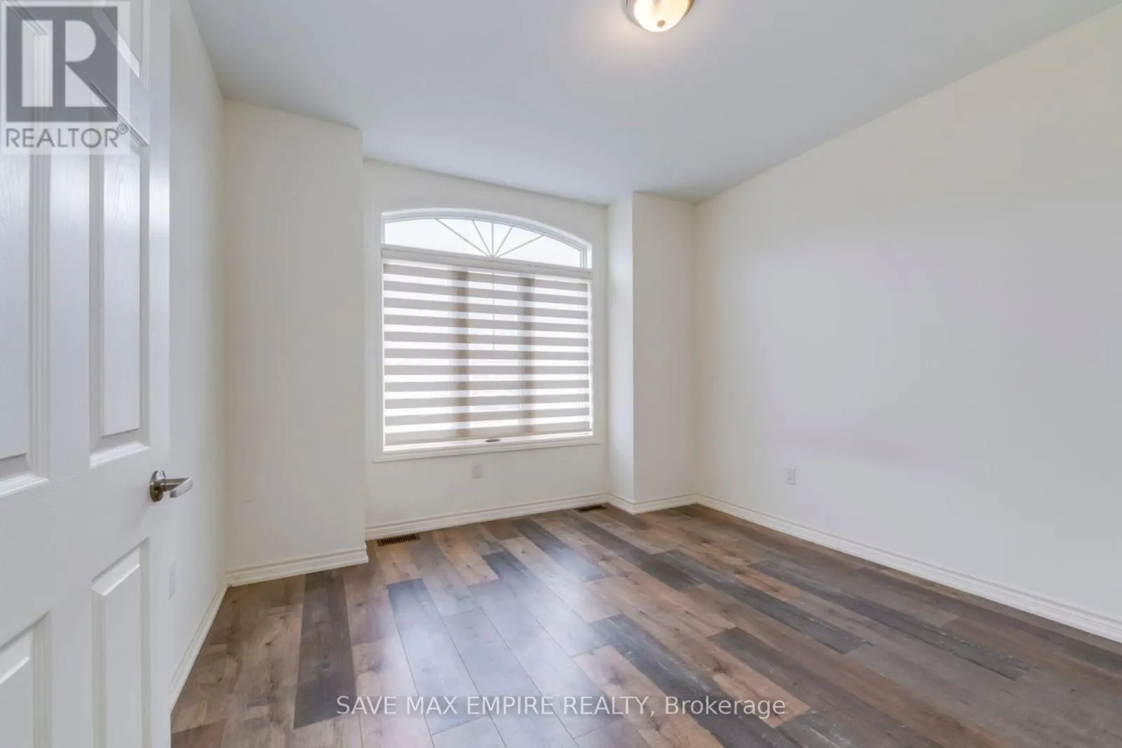 1207 GREEN ACRES DRIVE