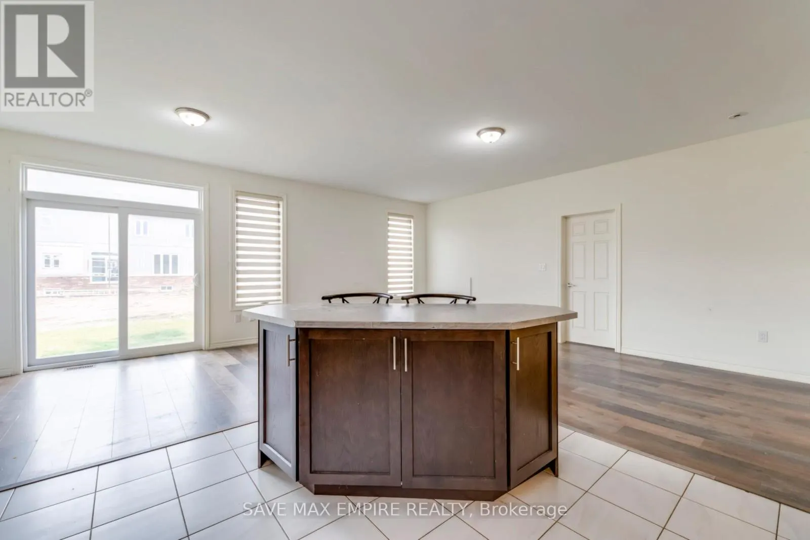 1207 GREEN ACRES DRIVE