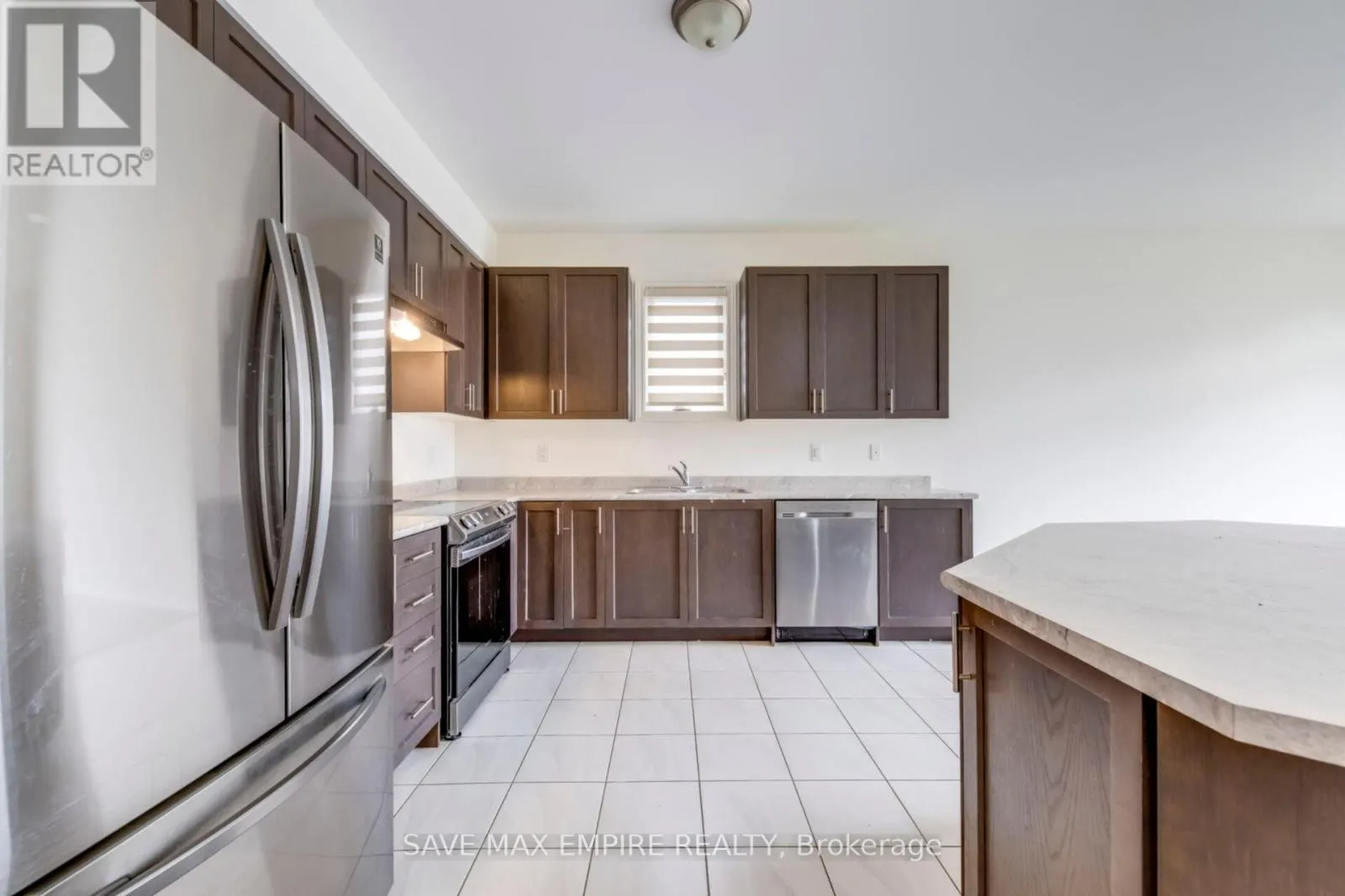 1207 GREEN ACRES DRIVE