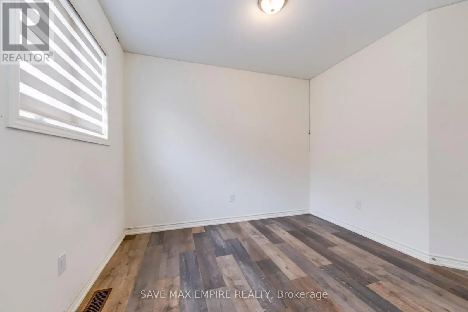 1207 GREEN ACRES DRIVE
