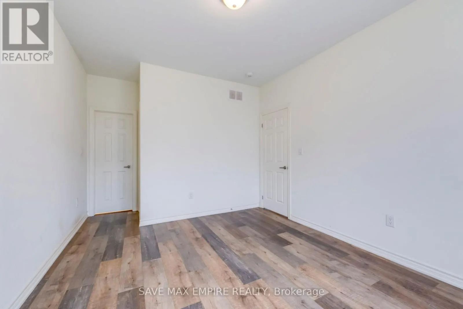 1207 GREEN ACRES DRIVE