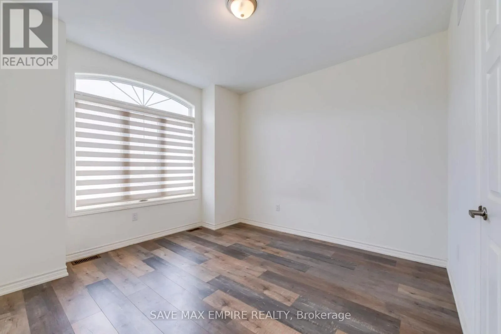 1207 GREEN ACRES DRIVE