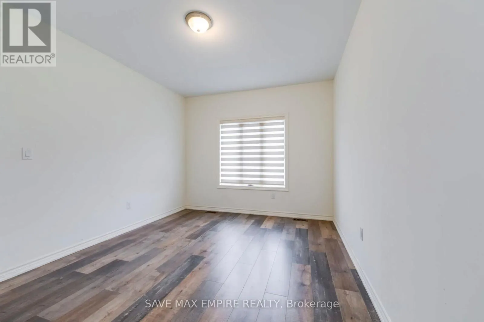 1207 GREEN ACRES DRIVE