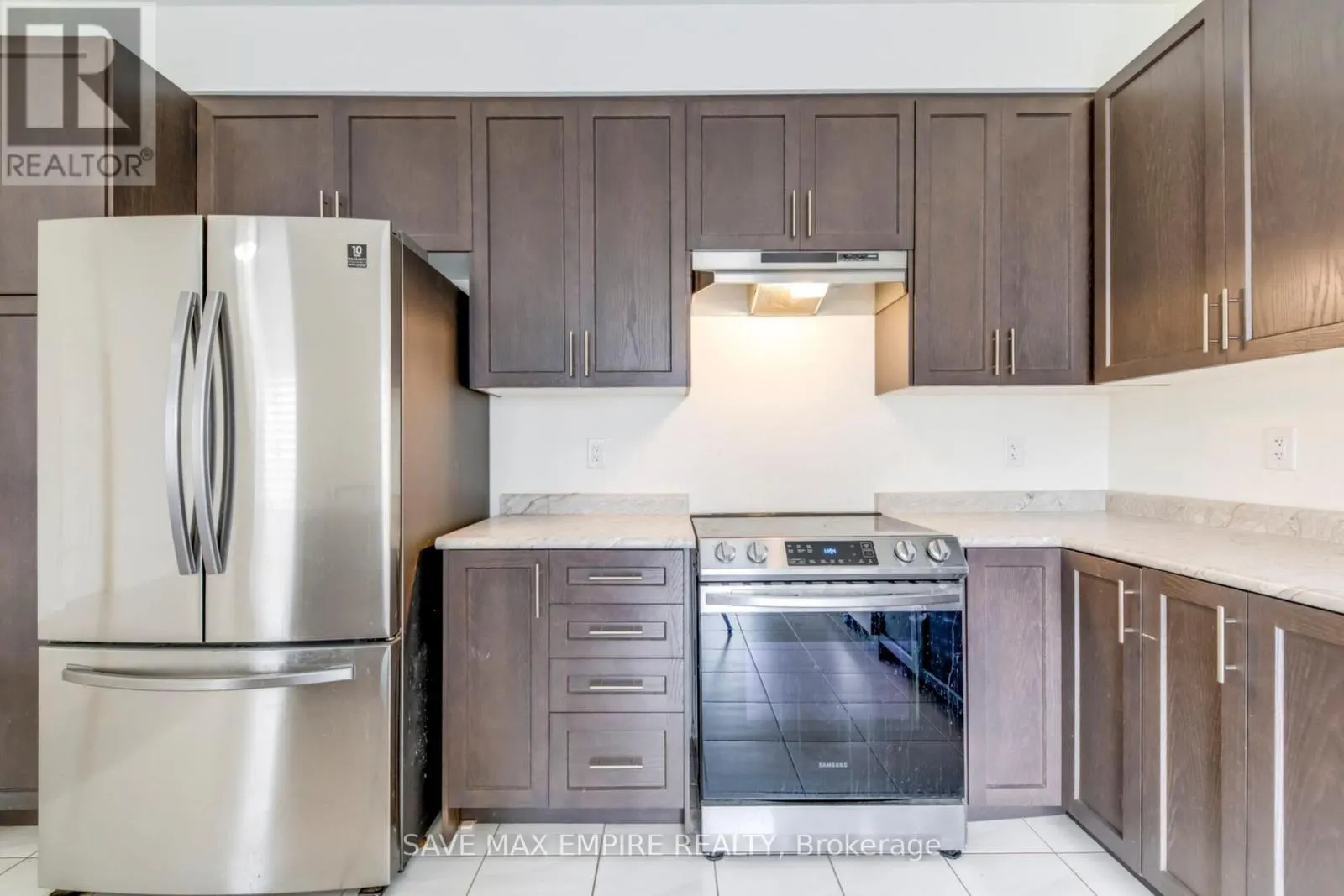 1207 GREEN ACRES DRIVE