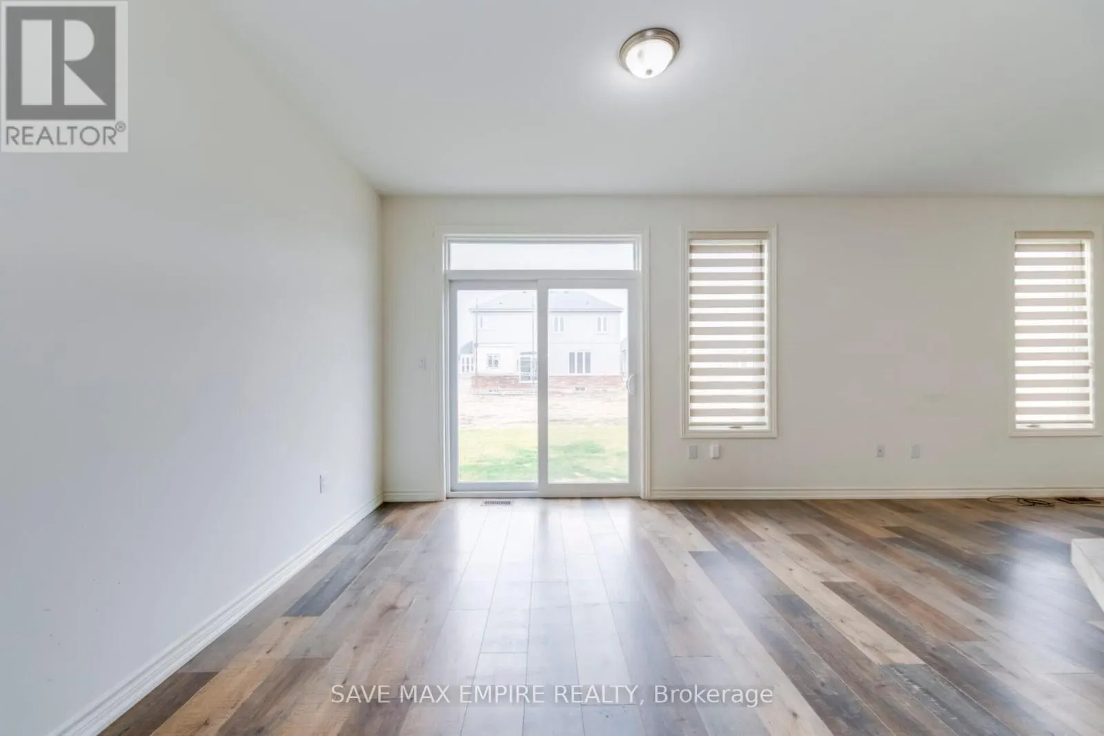 1207 GREEN ACRES DRIVE