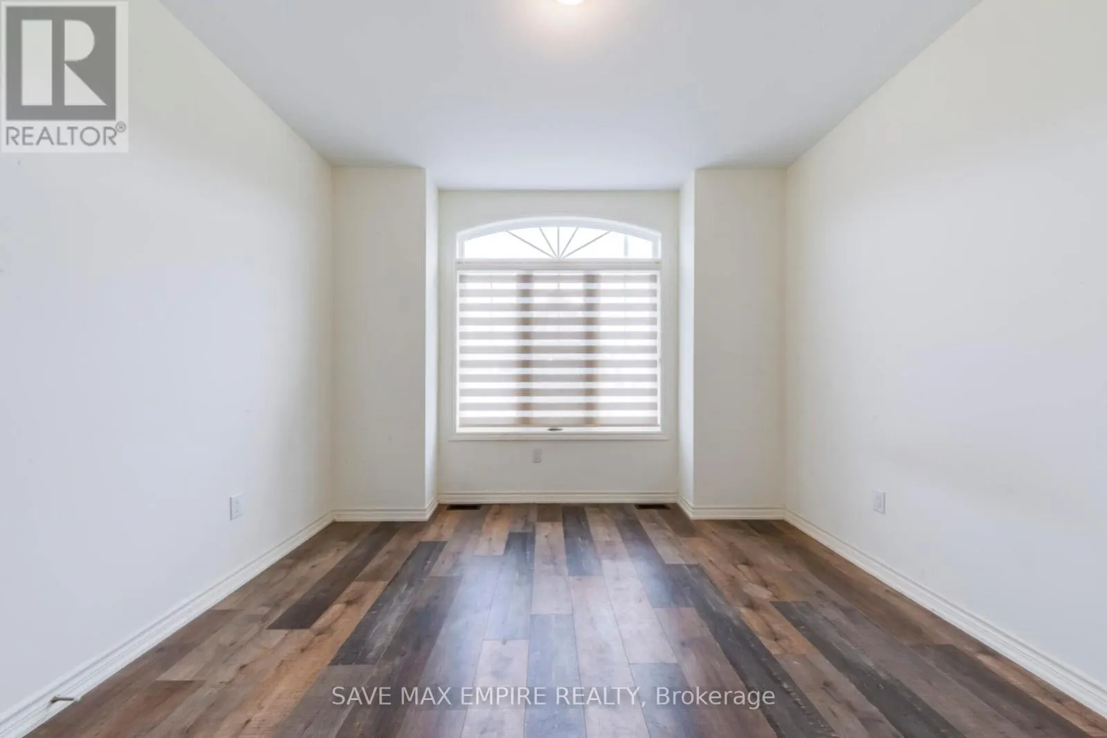 1207 GREEN ACRES DRIVE