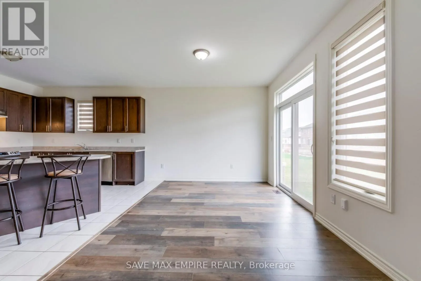 1207 GREEN ACRES DRIVE