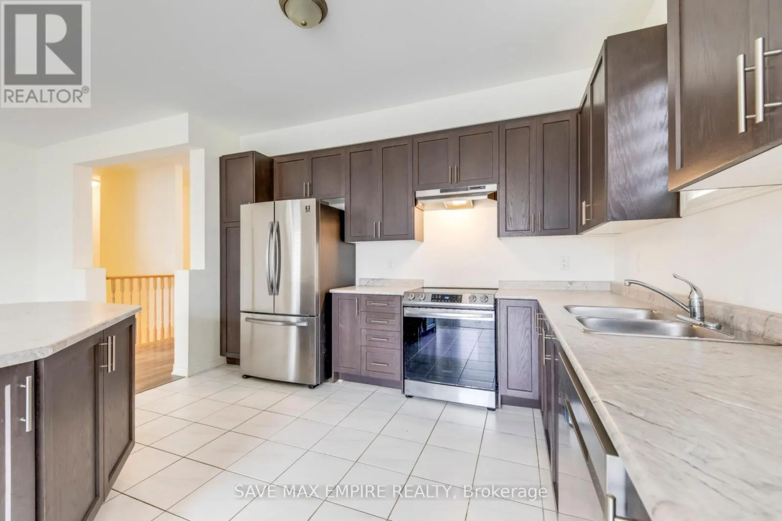 1207 GREEN ACRES DRIVE